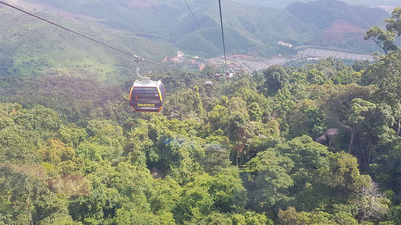 Ba Na Hills & Golde Bridge - Klik og se billeder og video