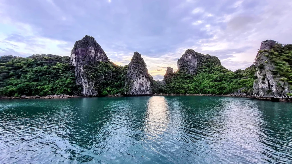 Bai Tu Long Bay med Signature Cruise - Vietnam Rejser