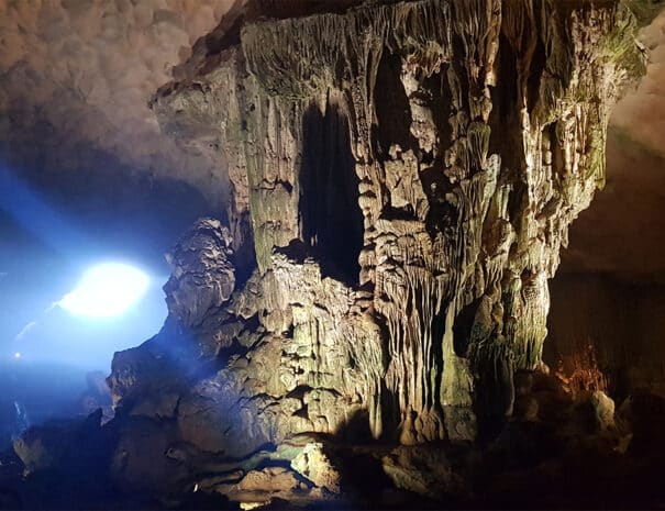 halong-bay-grotte