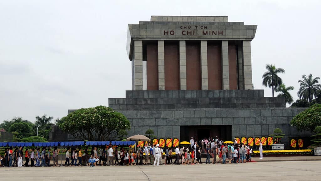 Hanoi city tour - se Ho Chi Minh mausoleum i Hanoi